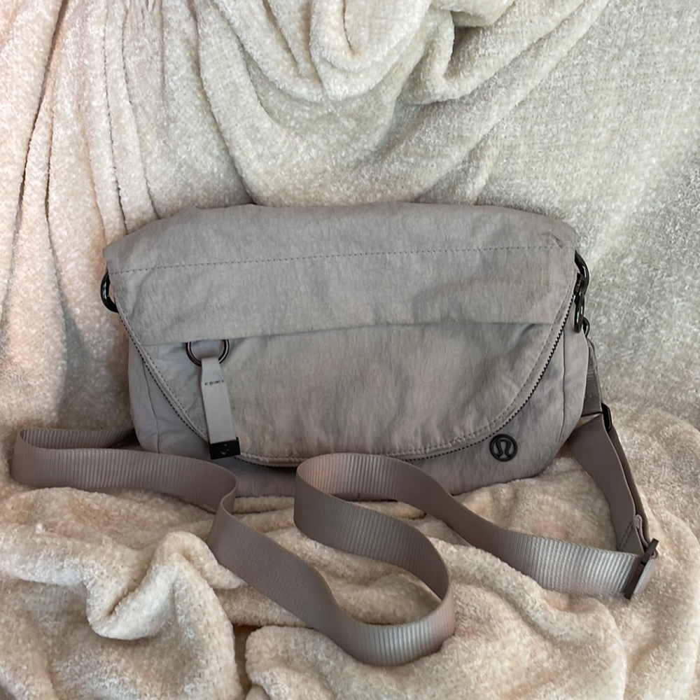 Lululemon crossbody